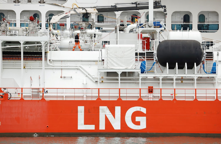 A liquefied natural gas ship loads gas to a cruise ship in Barcelona, Spain, on January 29 2024. REUTERS/ALBERT GEA/FILE