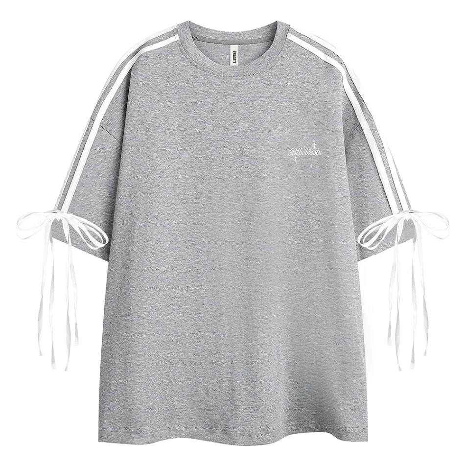 Gestreepte T-shirt voor heren met vetersluiting en korte mouwen, een casual en stijlvol kledingstuk voor een comfortabele look.
