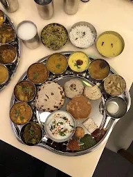 Manbhavan Premium Thali Restaurant photo 4