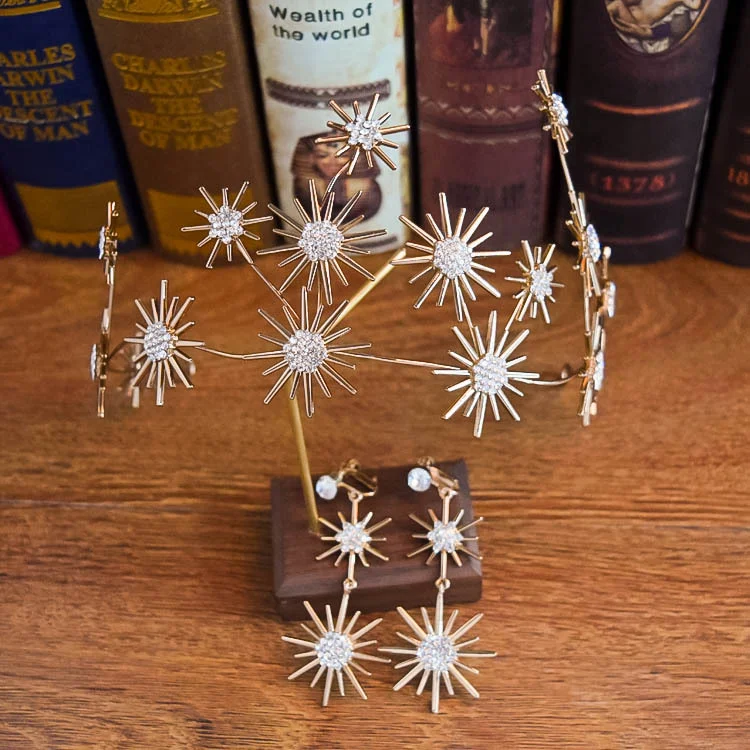 Tocado nupcial coreano con forma de estrella dorada para un brillo deslumbrante. Realza tu belleza con este accesorio tradicional.