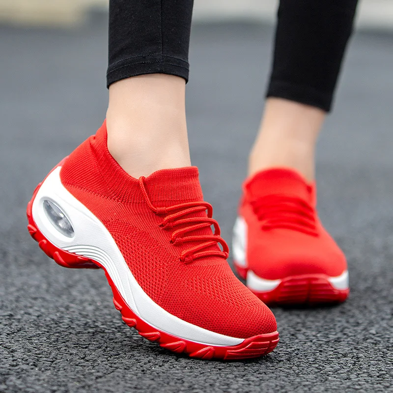 Damskie buty sportowe, oddychające, z dzianiny, typu skarpeta, z podeszwą kołyskową, zapewniające amortyzację i wygodę.