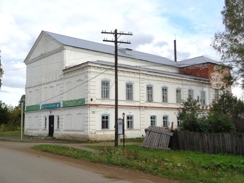 Ильинский пермский край в контакте. Чёрмоз Пермский край завод. Строгановых Чермоз. Вотчина Строгановых в Пермском крае Ильинский. Ильинский театр Строгановых.