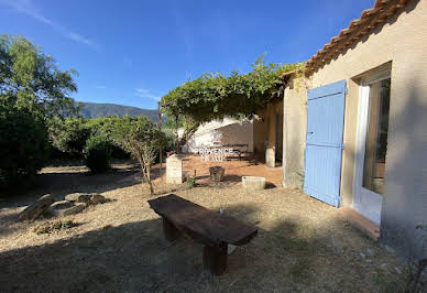 Maison avec terrasse 1