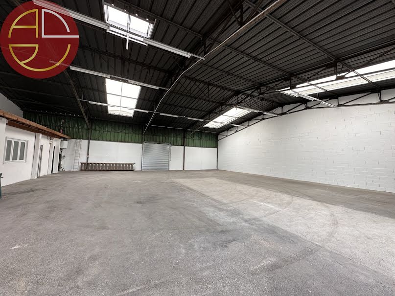 Location  locaux professionnels 4 pièces 400 m² à Toulouse (31000), 3 585 €