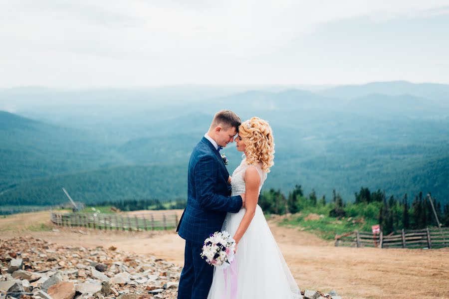 Wedding photographer Sema Nekryach (photosiberian). Photo of 5 July 2018