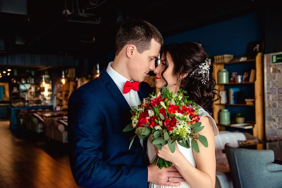 Fotógrafo de casamento Elena Bolyukh (elenbo29). Foto de 3 de abril 2019