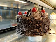 Shahjee's  Bakery photo 3