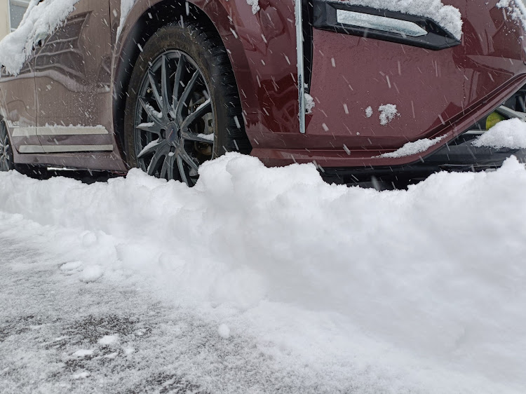 ノート オーラの寒すぎる・除雪作業・もう雪振らないで良いよ(´・ω・`)・建国記念日・体力の限界！！に関するカスタム事例の投稿画像4枚目