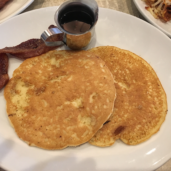 GF pancakes w/syrup, bacon and hash browns