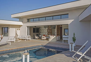 Villa with pool 4