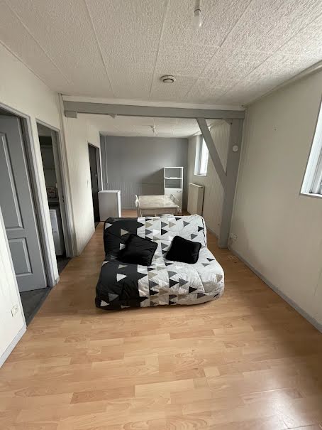 Location meublée appartement 2 pièces 34.69 m² à Saint-Quentin (02100), 490 €