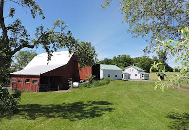 Corps de ferme avec jardin 1