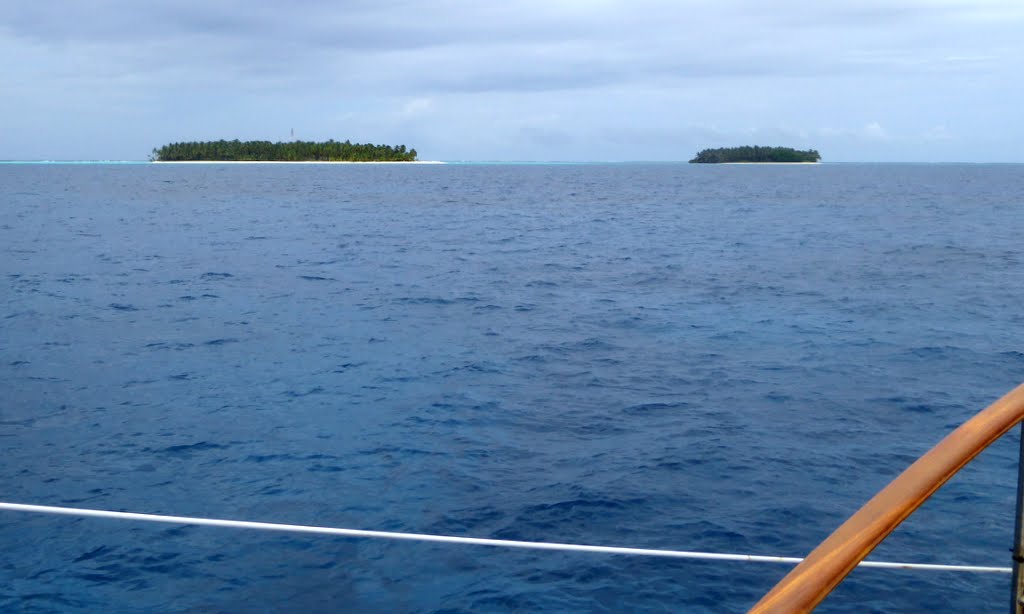 Photo: The Albuquerque Cays come into view