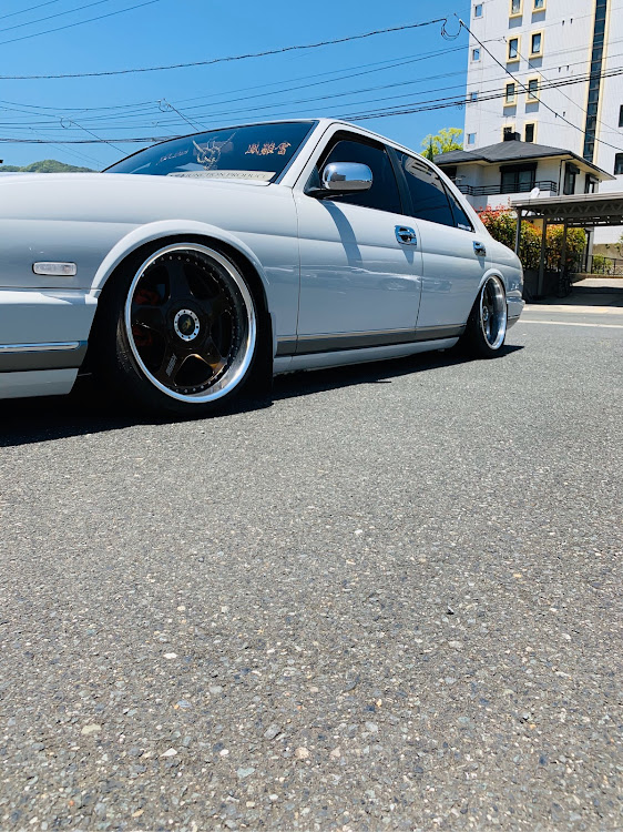 シーマのy32シーマ・シーマ・純ベタ派・生脚派・教えてくださいに関するカスタム事例の投稿画像3枚目