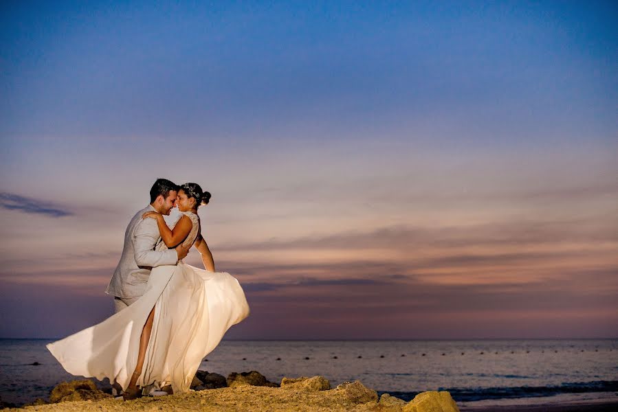 Fotografo di matrimoni Theo Martinez (theomartinez). Foto del 3 aprile 2017