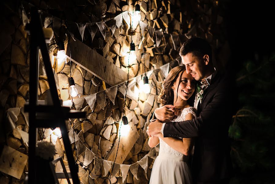 Fotógrafo de casamento Aleksey Puzikov (lazpuz). Foto de 8 de agosto 2016