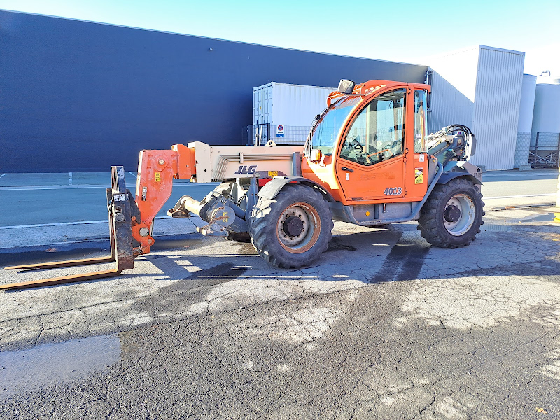 Picture of a JLG 4013