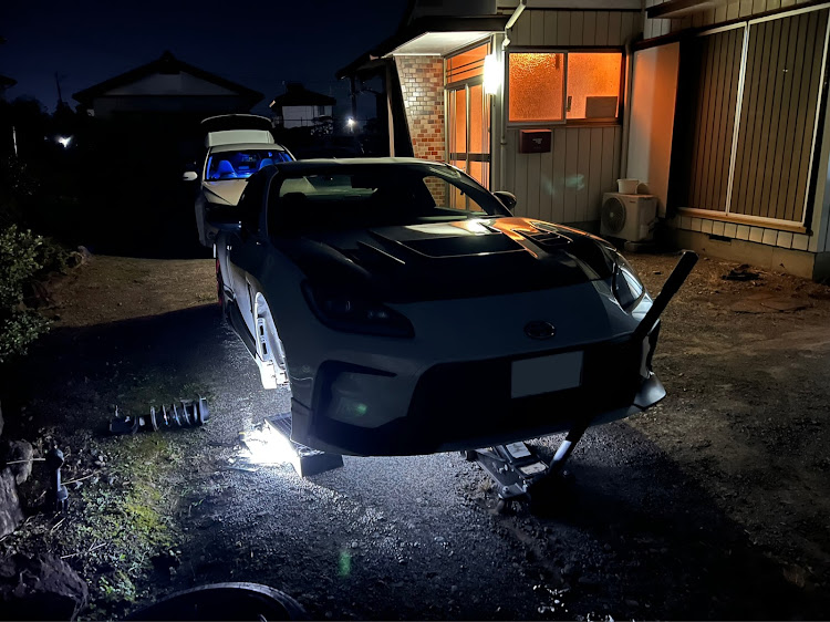 GR86の車高調 BLITZ・正丸峠・藤原とうふ店号・秋山渉はアツイ・スペーサー5mmに関するカスタム事例の投稿画像2枚目