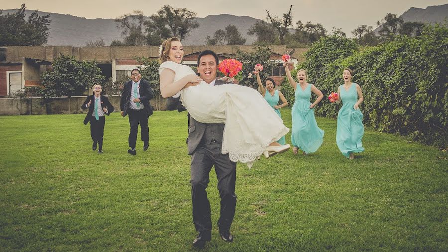 Fotografo di matrimoni Azul Quintana Cobeñas (iamazul). Foto del 10 luglio 2017