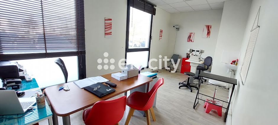 Vente locaux professionnels 5 pièces 121 m² à Serris (77700), 528 000 €