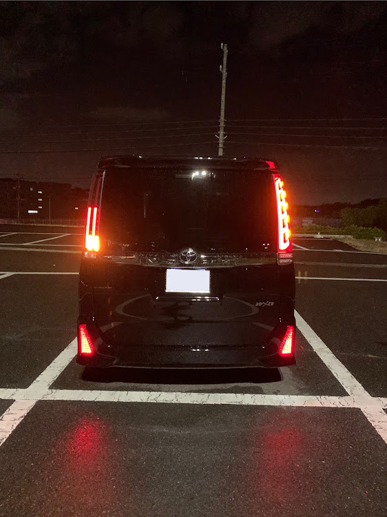 ノアのノア80後期・ZRR80・ZRR80W・メテオテールに関するカスタム事例の投稿画像3枚目