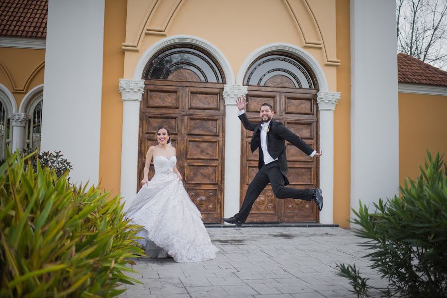 Fotógrafo de casamento Carolina Cavazos (cavazos). Foto de 18 de abril 2017