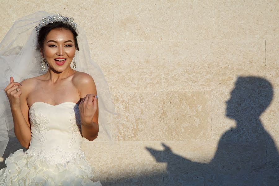 結婚式の写真家Dulat Satybaldiev (dulatscom)。2018 10月19日の写真