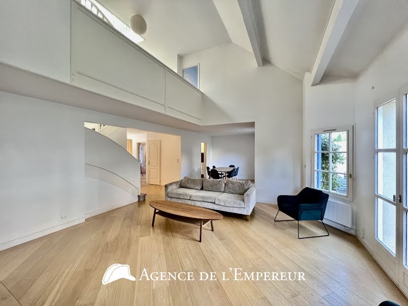 Location meublée maison 8 pièces 164.14 m² à Rueil-Malmaison (92500), 3 990 €