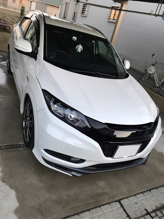 ヴェゼルの洗車・ヴェゼル・ホイール交換に関するカスタム事例の投稿画像1枚目