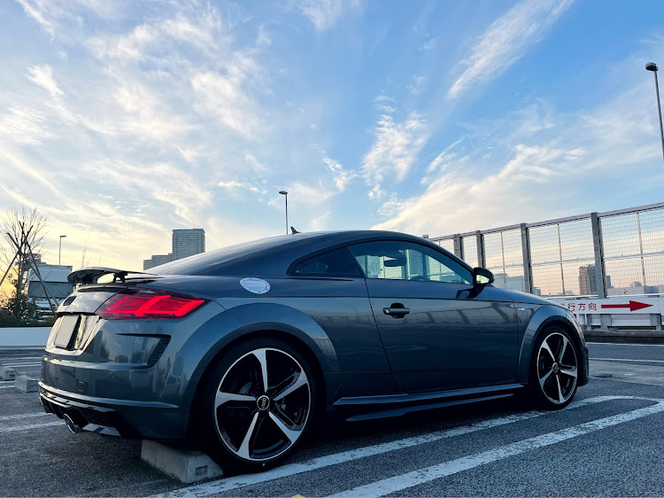 TT クーペのaudi TT・Audiのある生活・今年1年ありがとうございましたに関するカスタム事例の投稿画像1枚目