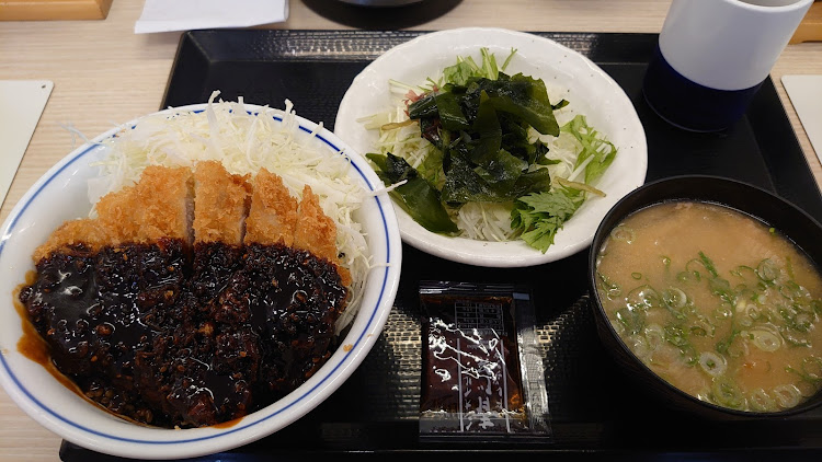 ビートのかつや・味噌カツ丼梅・とん汁小とサラダのセット・( ﾟДﾟ)ｳﾏｰ!・おちり～(≧▽≦)に関するカスタム事例の投稿画像3枚目