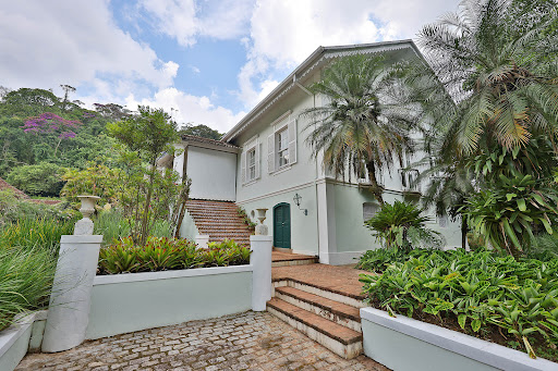 House with pool and garden 1