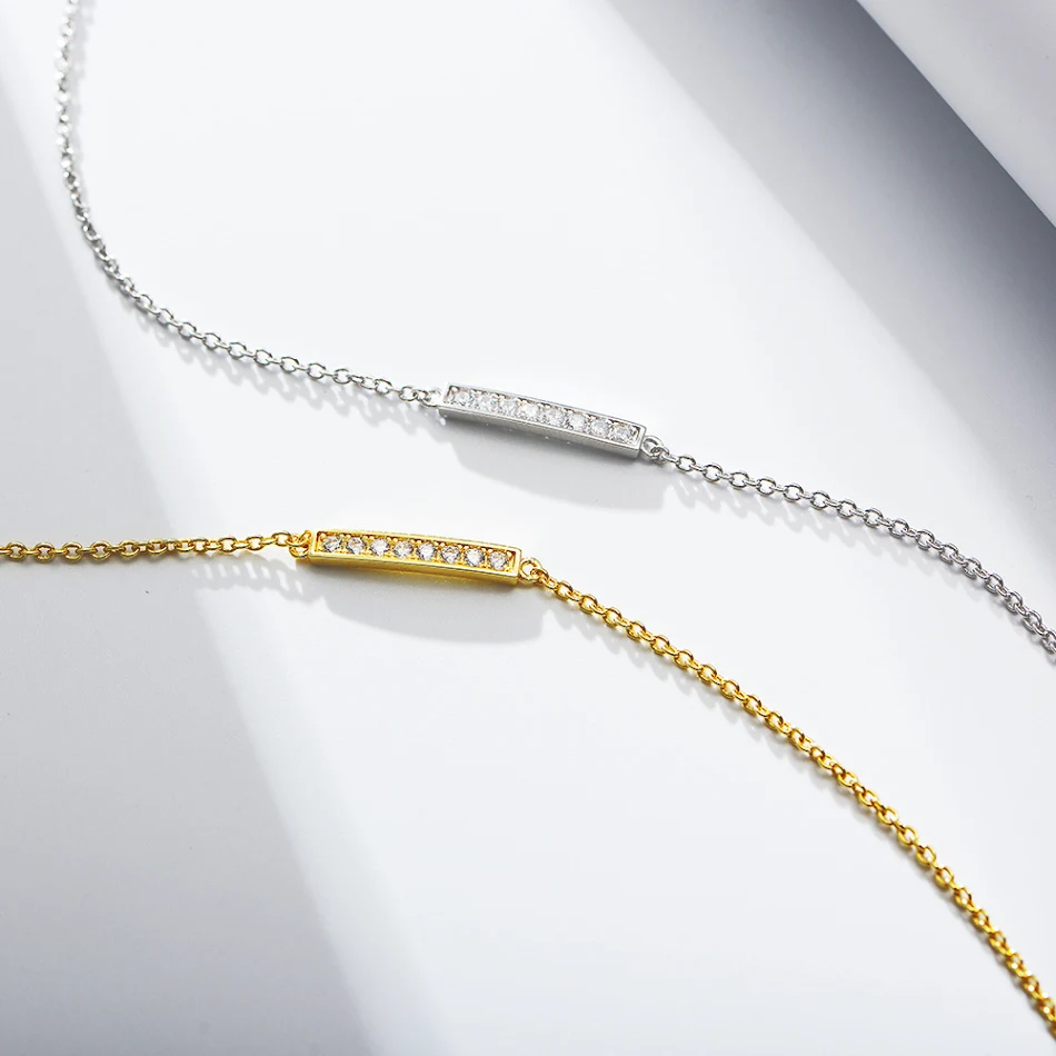 S925 Pulsera de Plata de Ley con Diamante Simple Elegancia atemporal para mujeres. Un brazalete brillante y delicado ideal para uso diario y ocasiones especiales.