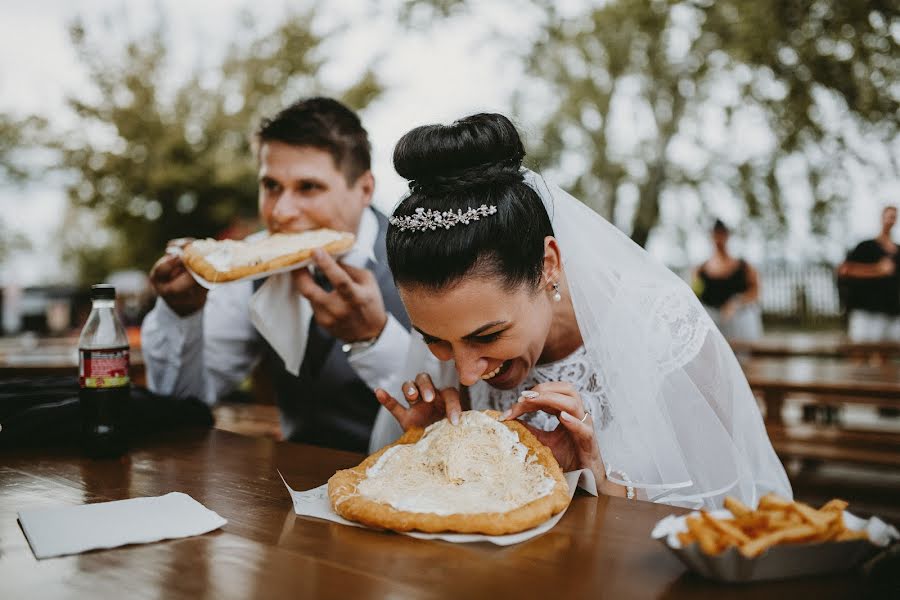 結婚式の写真家Richard Komaromi (komaromifoto)。2021 1月3日の写真