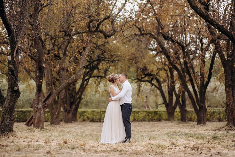 Fotógrafo de casamento Yana Tkach (yasyatkach). Foto de 6 de junho 2020