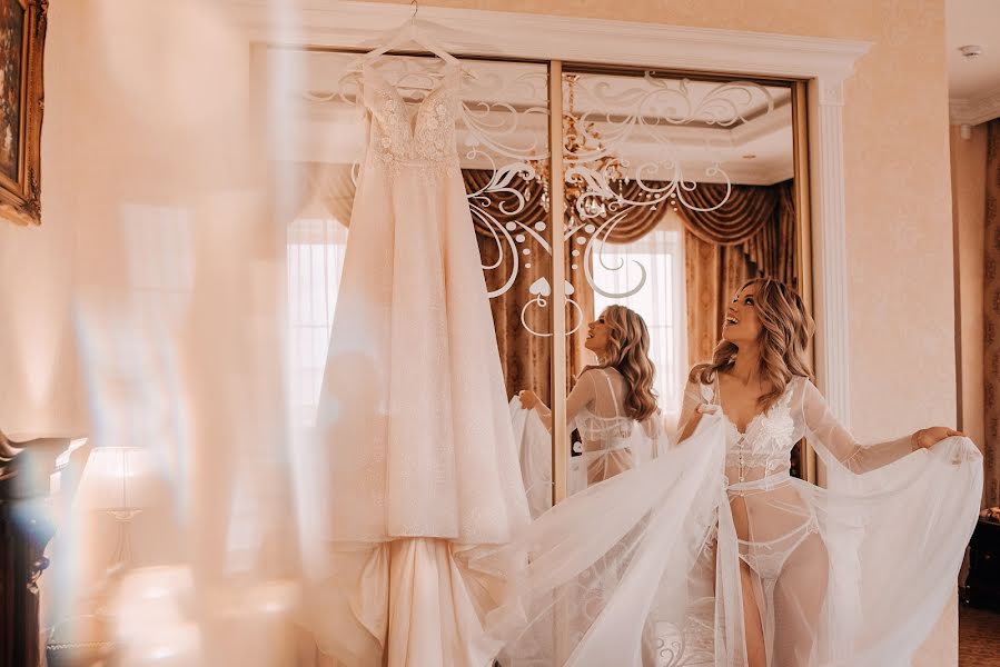 Fotografo di matrimoni Olga Nikolaeva (avrelkina). Foto del 25 agosto 2019