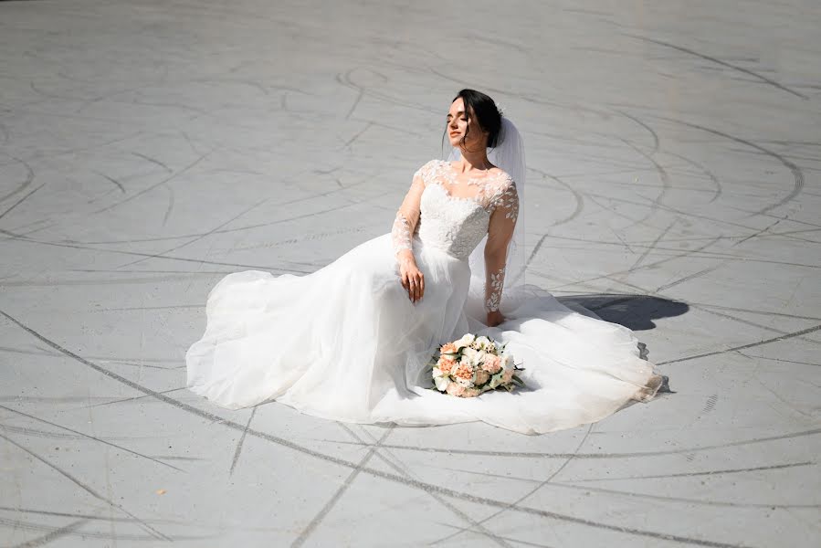 Wedding photographer Yura Maksimov (photomaksimov). Photo of 1 February 2023