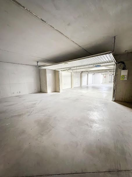 Location  parking  40 m² à Valence (26000), 150 €