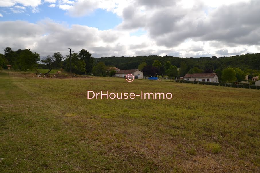 Vente terrain  5963 m² à Brantôme (24310), 49 000 €