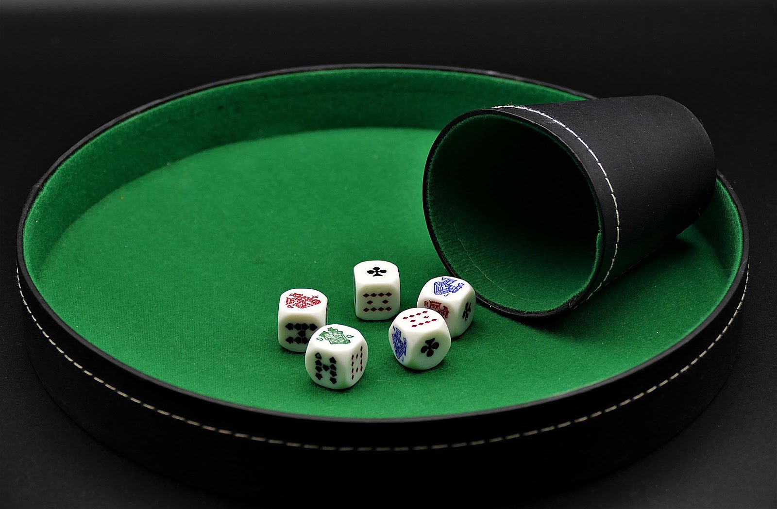 Table Poker Vs. Online Poker