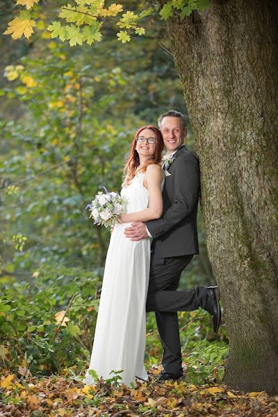 Fotografo di matrimoni Graeme Cuerden (graemecuerdenph). Foto del 9 giugno 2019