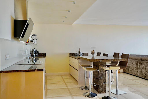 Apartment with terrace 3