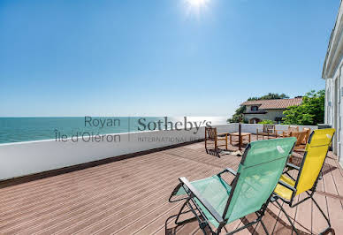 Maison avec piscine en bord de mer 11