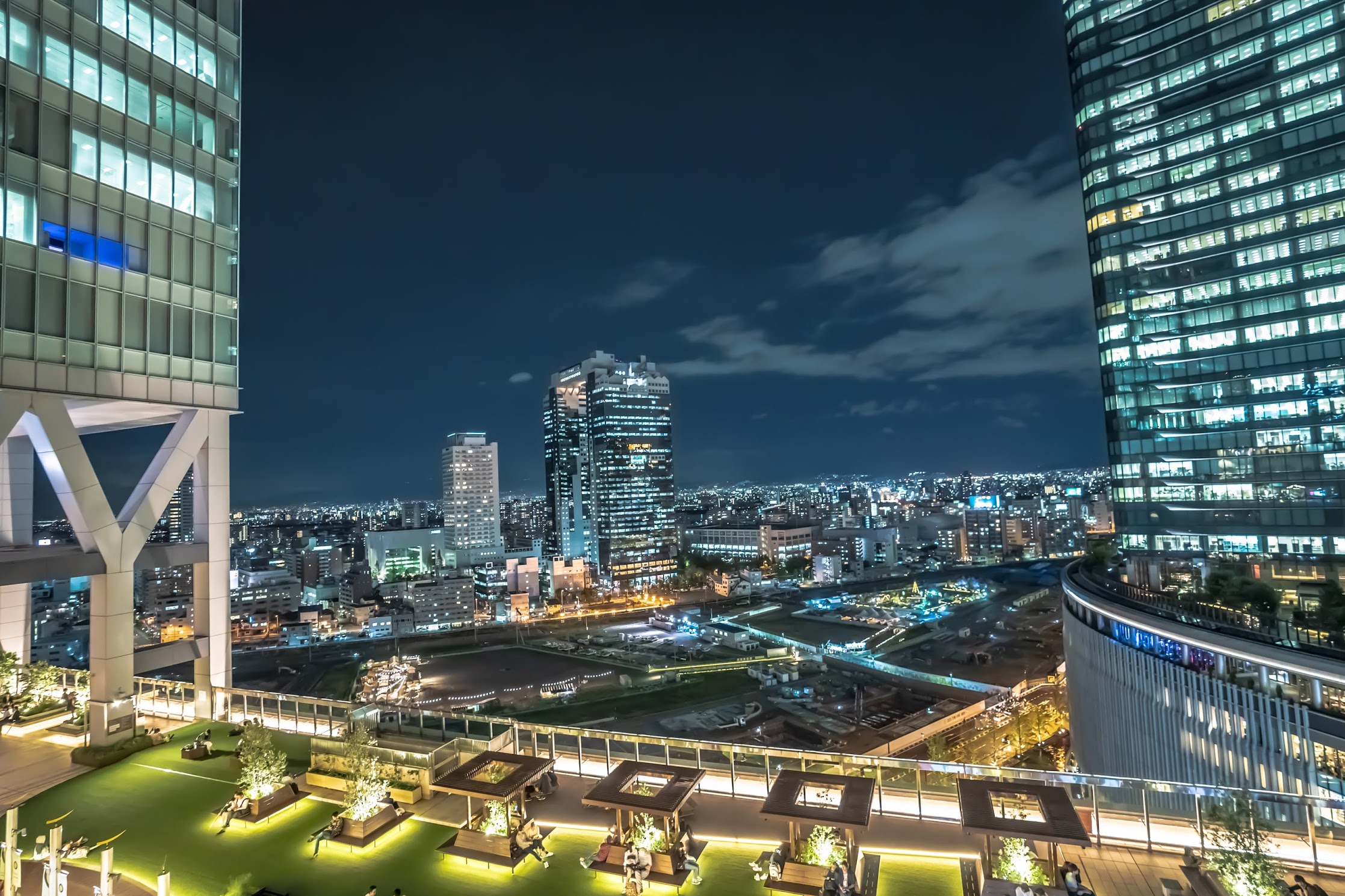 Osaka station Kaze-no-hiroba Plaza3