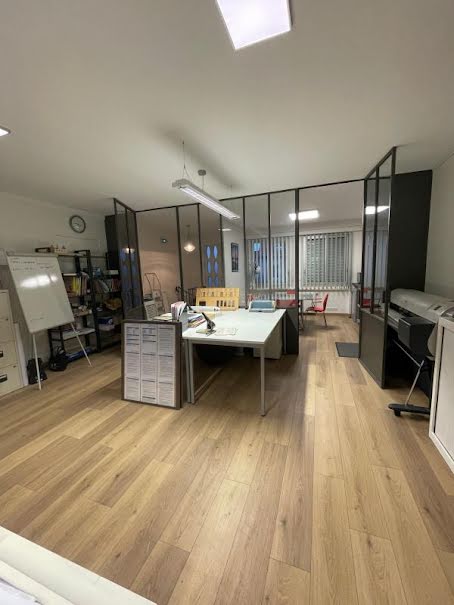 Location  locaux professionnels  68 m² à Chevilly-Larue (94550), 1 350 €