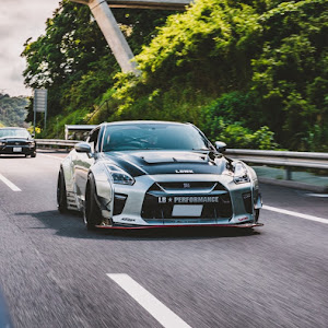 NISSAN GT-R R35