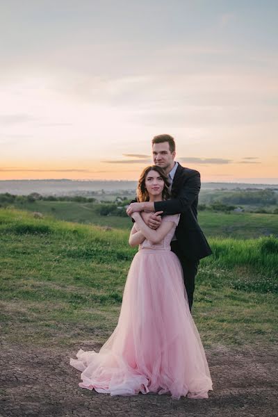 Fotografo di matrimoni Yuliya Popova (julia0407). Foto del 28 giugno 2017