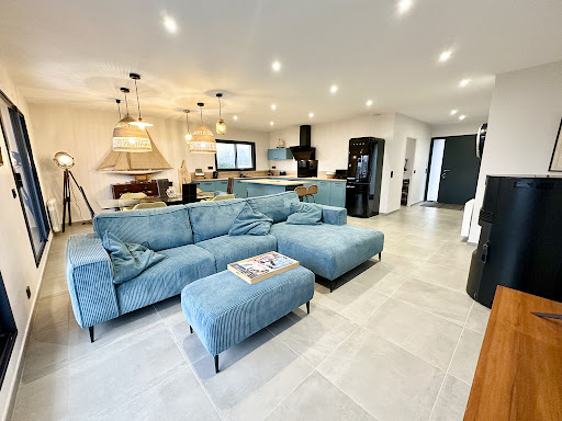 Maison contemporaine avec piscine en bord de mer 2