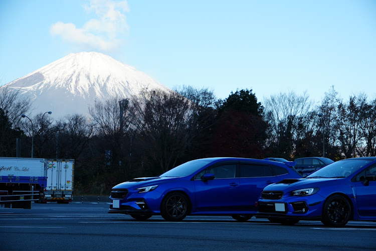 WRX S4のSONY α7CII・カメ活ドライブ・沼津港にし与・伊豆スカイライン・富士山とコラボに関するカスタム事例の投稿画像2枚目