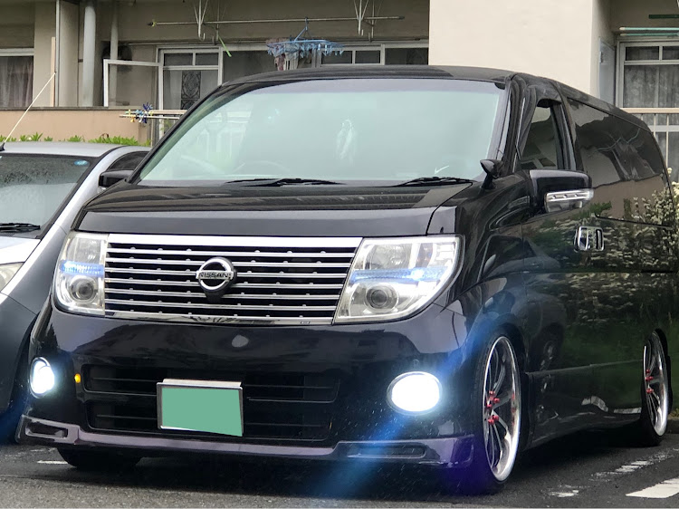 エルグランドのスモークかけたい・コメントおねがいしますに関するカスタム事例の投稿画像1枚目